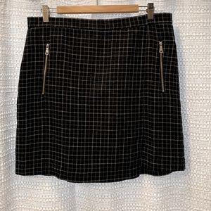 Banana Republic Checkered Wool Blend Mini Skirt - Size 12 - Like New
